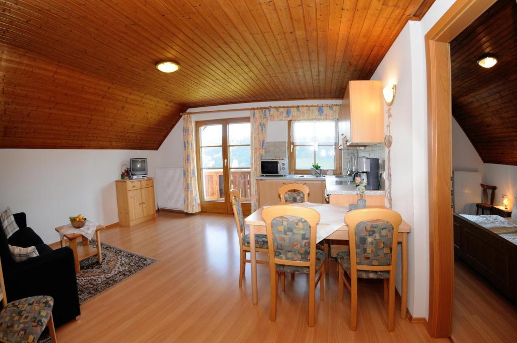 Haus Lukasser Grobming Room photo